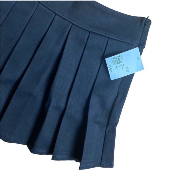 Forever 21 Short Black Skirt Pleated NWT Sz Medium - Picture 5 of 6